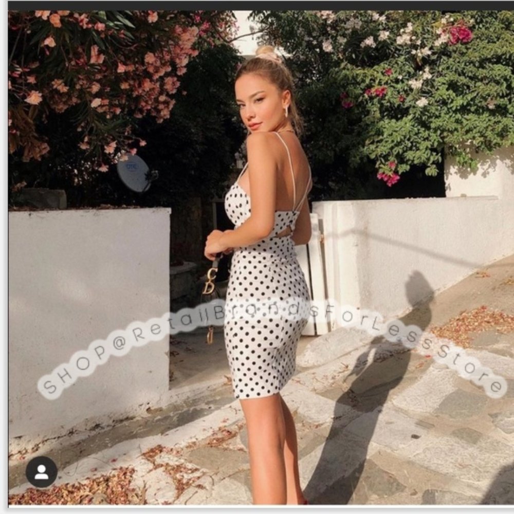 ZARA POLKA DOT WHITE & BLACK TEXTURED STRETCH BODYCON MINI DRESS$69.90
